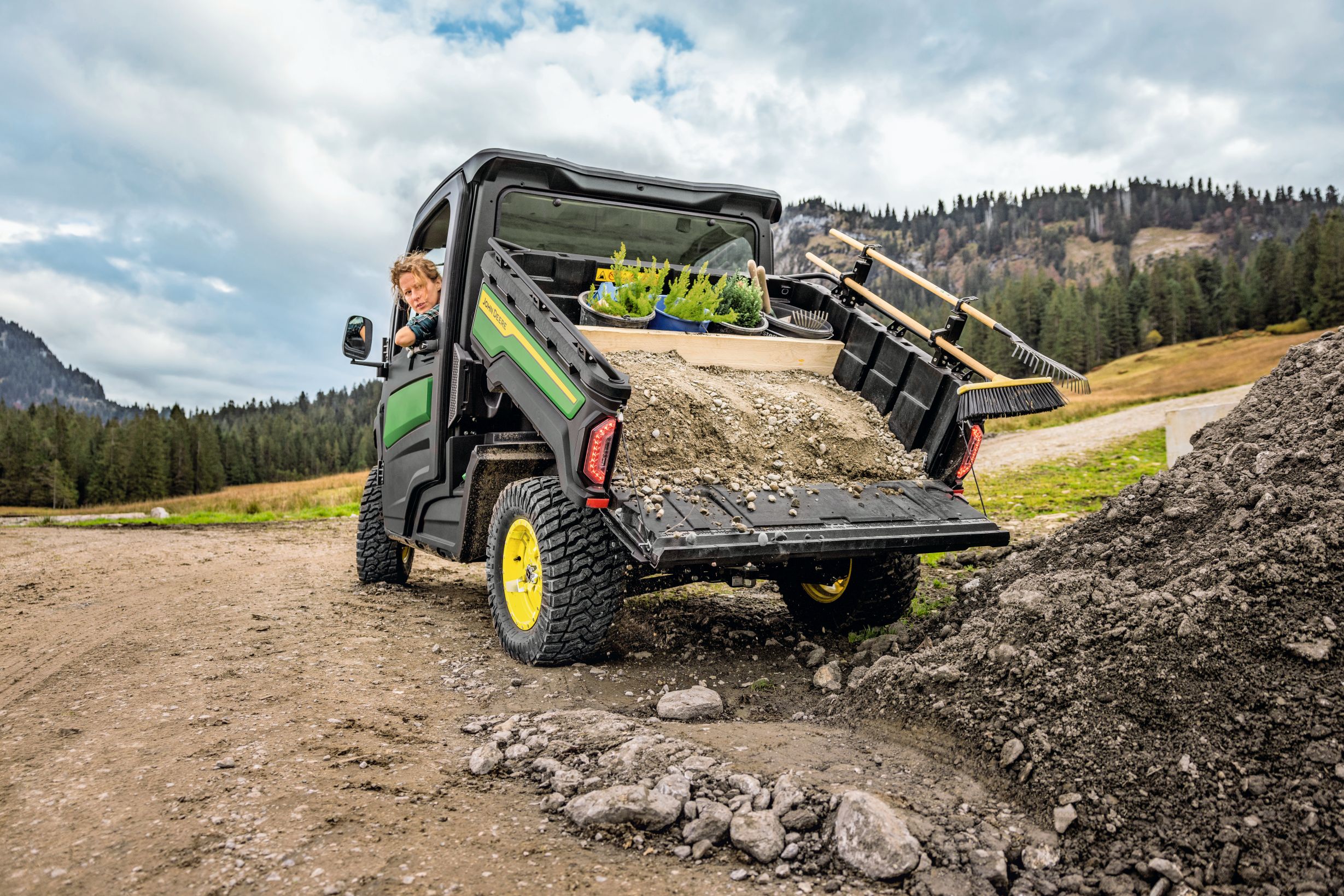 Квадроцикл John Deere Gator XUV875